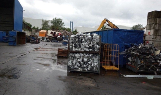 Die Schrottabholung Solingen beschafft die für die Wiederaufbereitung notwendigen Recycling-Materialien