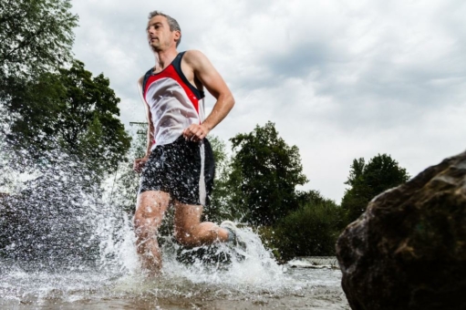 Vom Altreifen zu nachhaltigen Sportschuhen mit VESTAMID® eCO