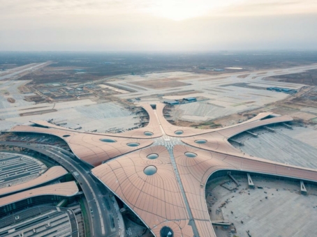 thyssenkrupp sorgt für Mobilität an der neuen Flughafenbasis von China Southern Airlines in Peking