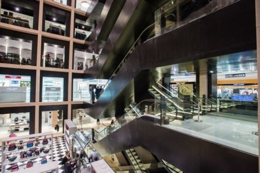 thyssenkrupp Elevator transportiert stündlich bis zu 90.000 Kunden durch spektakuläres Einkaufsdomizil im Herzen der Metropole Rom