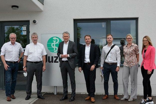 Bundestagsabgeordneter Hansjörg Durz zu Besuch bei Juzo