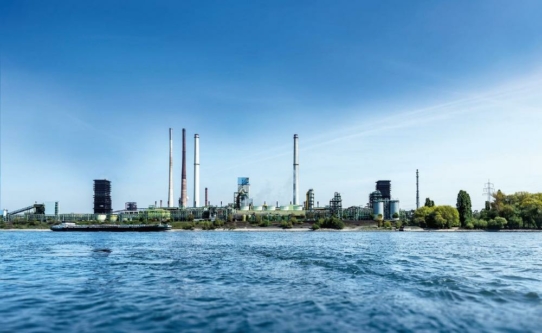 thyssenkrupp beschleunigt grüne Transformation: Bau der größten deutschen Direktreduktionsanlage für CO2-armen Stahl entschieden