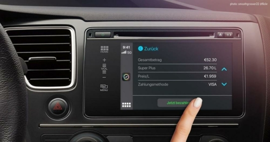 Das Auto bezahlt an der Tankstelle: PACE präsentiert PACE Drive für Apple CarPlay und Android Auto
