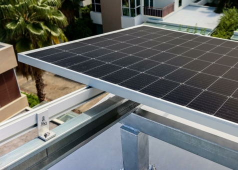 Solar / Photovoltaik: Was beim Aufbau einer Solaranlage wichtig ist - Kurz und knackig - Unterkonstruktion/Montagesystem für Solarmodule