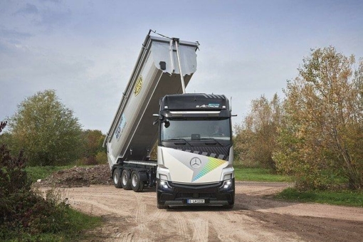 Mercedes-Benz Trucks elektrifiziert Bausegment und zeigt eActros LongHaul für Baustellen-Zulieferverkehr