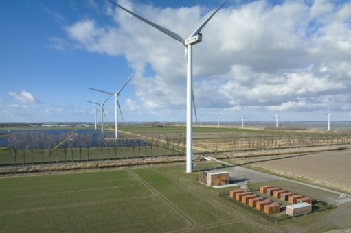 Vattenfall eröffnet Energiepark Haringvliet - die Kombination aus Wind, Solar und Batterien