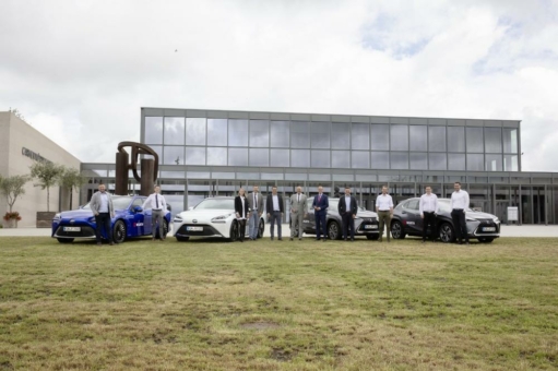 Wasserstoff- und Elektroantrieb hält Einzug in den Fuhrpark: AutoWeller liefert Toyota Mirai und Lexus UX300e an Adolf Würth GmbH & Co. KG