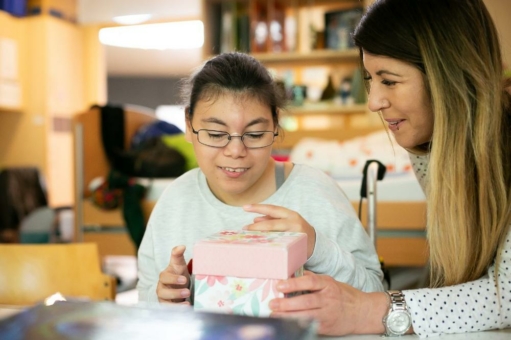 TOPTICA-Team erfüllt Weihnachtswünsche von Kindern mit schwerer Mehrfachbehinderung