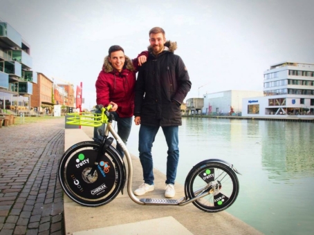 Weltpremiere: Tretroller-Verleih tretty mit innovativer Sharing-Lösung gibt Mobilität in Münster neuen Kick