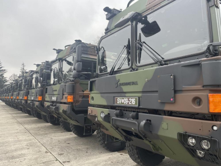 Ringtausch: Rheinmetall liefert hochmoderne Wechsellader-Lkw an Slowenien