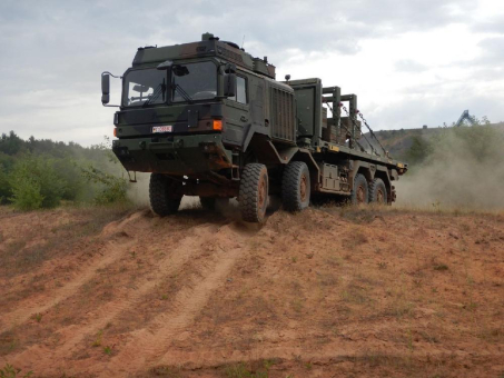 Rheinmetall liefert fabrikneue Militär-LKW an die Ukraine