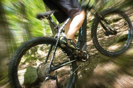 Batterien von BMZ steigern Reichweite von E-Mountain Bikes