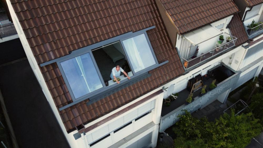 XXL-Dachschiebefenster von LiDEKO ersetzt Balkon in Weissach
