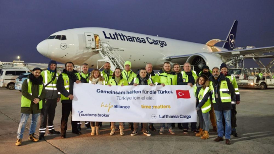 Lufthansa Cargo fliegt Hilfsgüter in die Türkei