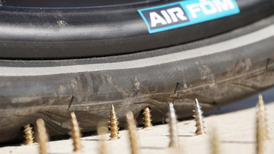 Dauerradeln dank luftloser Reifeneinsätze