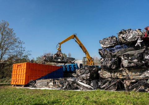 Aus alt mach neu: Projekt MaterialLoop testet Kreislaufwirtschaftspotenziale von Altfahrzeugen