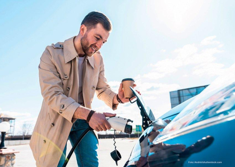 Tesla ist connect-Testsieger bei Ladetarifen der Autohersteller