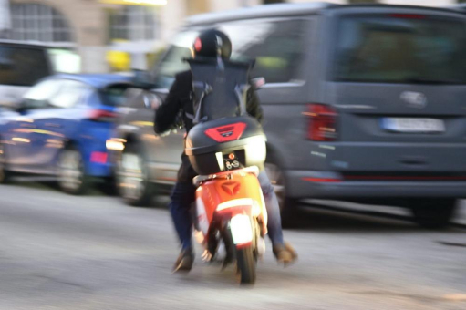 TÜV SÜD: Motorroller fahren will gekonnt sein