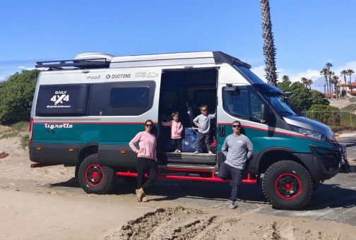 Das IVECO DAILY Van Life Adventure geht in Amerika weiter – die professionelle Kiteboarderin Núria Gomà i Lleonart reist wieder mit ihrem DAILY 4x4