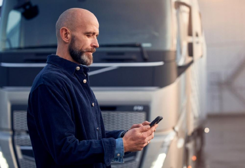 Volvo Trucks zeigt Elektromobilität und neue digitale Services auf der transport logistic 2023