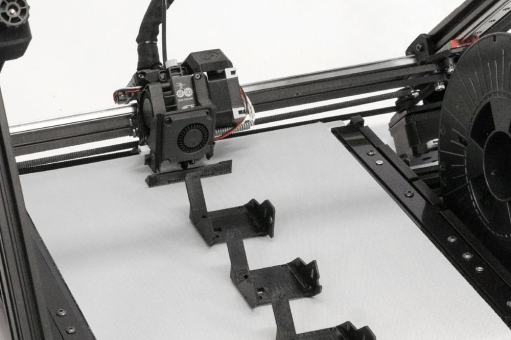 Einsatz von 3D-Fließbanddruckern für die agile Produktion: Endlich die Lücke zwischen Einzelfertigung und Großserienproduktion schließen