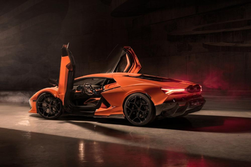 Maßgeschneiderte Bridgestone Reifen für das volle Potenzial des neuen Lamborghini Revuelto
