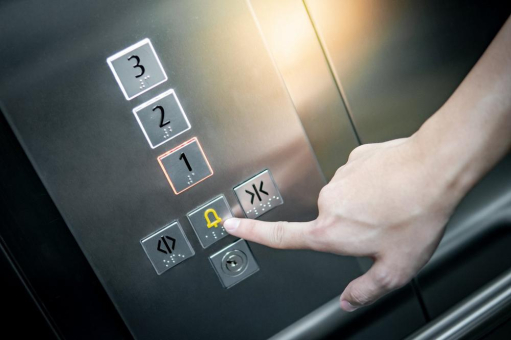 TÜV Rheinland: Aufzüge rasch mit Zweiwege-Notruf nachrüsten