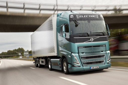 Elektrische Lkw nehmen Fahrt auf - Volvo Trucks behält seine führende Position