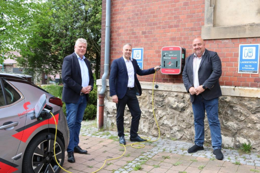 Gaberndorf wird e-mobil: Stadtwerke betreiben erste öffentliche Ladestation des Ortsteils