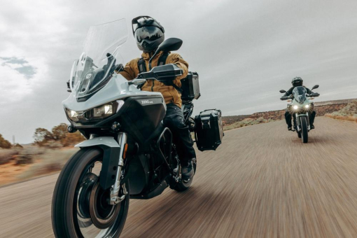 Zero Motorcycles stellt brandneue DSR/X vor: Extrem leistungsfähiges elektrisches Adventure-Bike