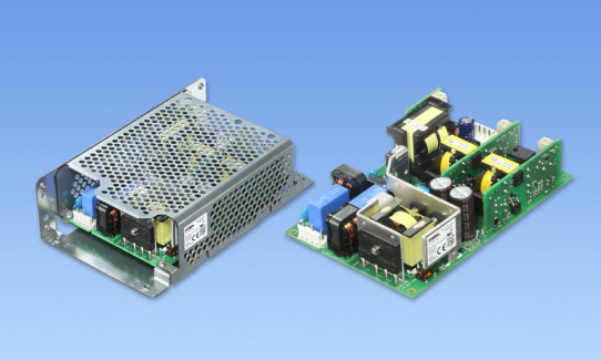 Die dreifach isolierten Ausgänge des 200-Watt-Netzteils von COSEL eignen sich ideal für Robotersteuerungen und Fabrikautomation