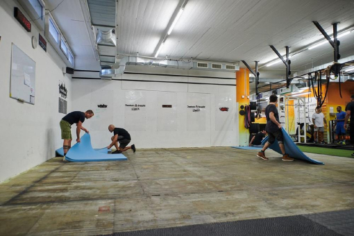 In Fitnessstudios Lärm und Erschütterungen reduzieren