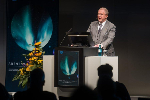 Alfred Breit-Preis der Deutschen Röntgengesellschaft an Prof. Dr. med. Dr. h.c. mult. Hans Henkes vom Klinikum Stuttgart verliehen
