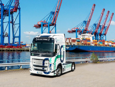 Tchibo und Contargo gehen im Hamburger Hafen gemeinsam neue Wege