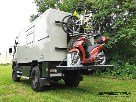 Camper und Abenteurer aufgepasst - Spectra´s hydraulischer Hecklift für Motorrad, Fahrräder und Equipment ist da