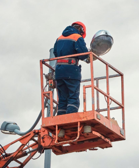 Straßenbeleuchtung: Einbau neuer Dichtungen bei LED-Umstellung – EPDM zu empfehlen