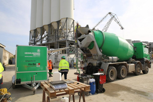 Ha-Be übergibt Schaumgenerator „SUMO“ an Heidelberger Beton