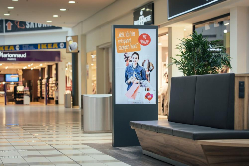 Digital Signage lenkt Kunden durch das Shoppingcenter