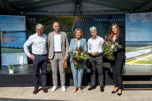 Ministerpräsidentin Malu Dreyer würdigt das Erneuerbaren-Engagement von Trianel in der Eifel