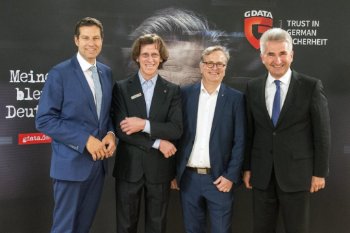 NRW-Minister Prof. Andreas Pinkwart eröffnet feierlich G DATA Campus