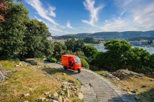 Gebrüder Weiss liefert auf kroatischen Inseln jetzt mit umweltfreundlichen Elektro-Dreirädern