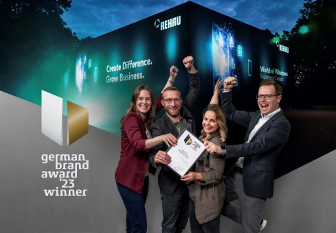 Ausgezeichnete Markenarbeit: REHAU Window Solutions gewinnt German Brand Award 2023 für „World of Windows“