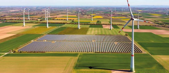 Energie vom Acker: Was liefert den meisten Strom?