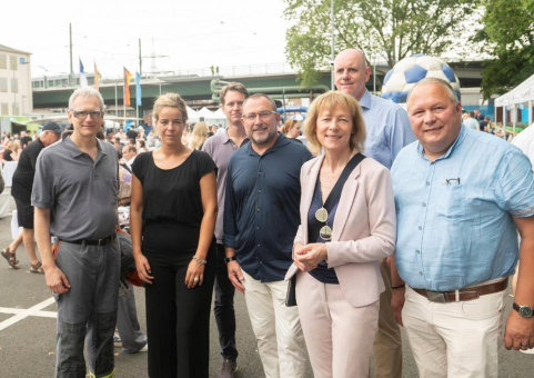 NRW-Ministerin Mona Neubaur besucht Familienfest von thyssenkrupp Electrical Steel: Werkstoff der Energiewende kommt aus Gelsenkirchen