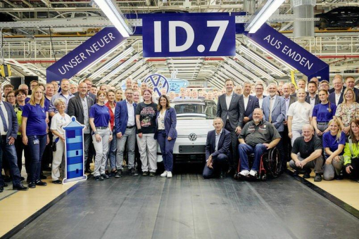 Das vollelektrische Weltauto aus Emden: Volkswagen fährt Produktion des ID.71 hoch