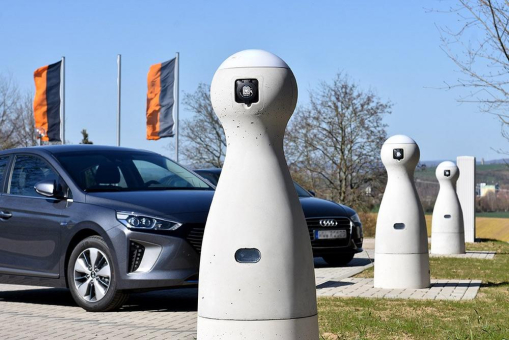 Ladesäulen intelligent an- und absteuern