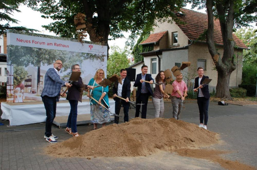 Neuer Gemeindemittelpunkt in Seeheim-Jugenheim – Spatenstich für Forum am Rathaus mit Hitzler Ingenieure