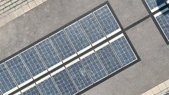 LEONHARD WEISS verbaut erstmals Solarstraßen von Wattway