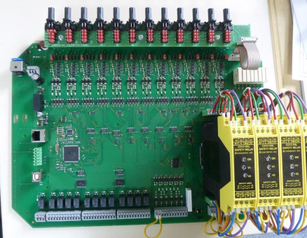 Innovative Komplett-Steuerungen für ihre Maschinen und Anlagen