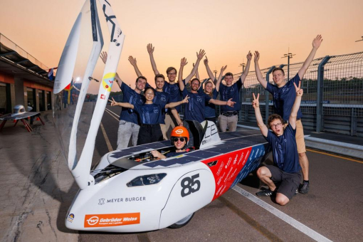 Countdown zur World Solar Challenge: Innovatives Solarauto mit Gebrüder Weiss sicher in Australien eingetroffen